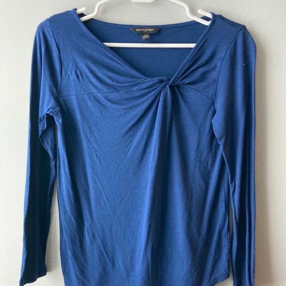 XS Banana Republic Twist Shirt - Picture 1 of 3